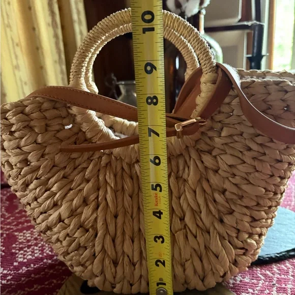 JustFab Tan Woven Tote Bag - Picture 15 of 16